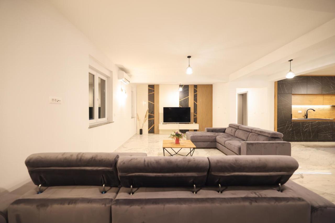Rhapsody In Green - Luxury Villa In Zadar Crno Εξωτερικό φωτογραφία